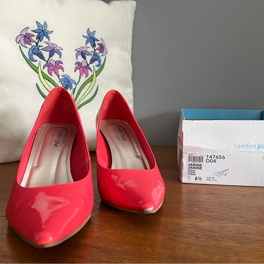 Size 6.5 - Comfort Plus - Janine Coral Paten Pump